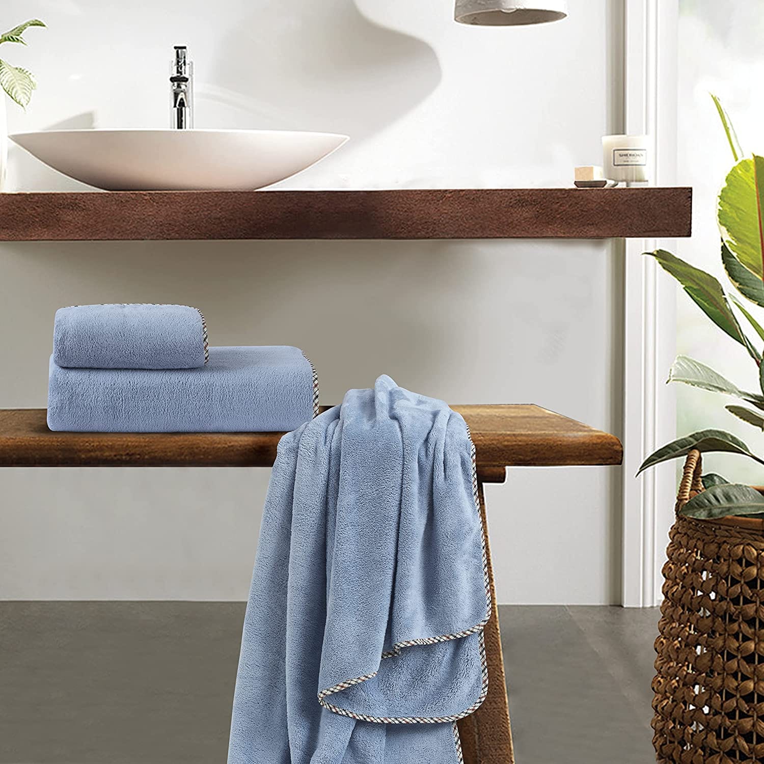 Solenza Premium-Badetuch | Leichtes Mikrofaserhandtuch mit Schnell-Trocknungs-Technologie