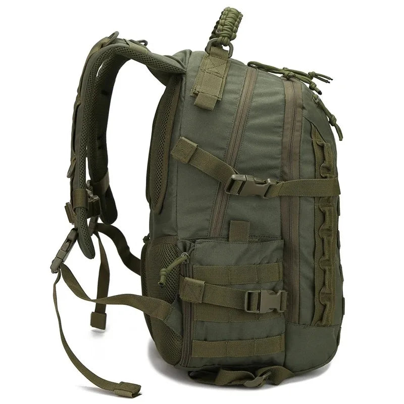 TREKFORCE – Mochila táctica para exteriores con 48L y sistema MOLLE