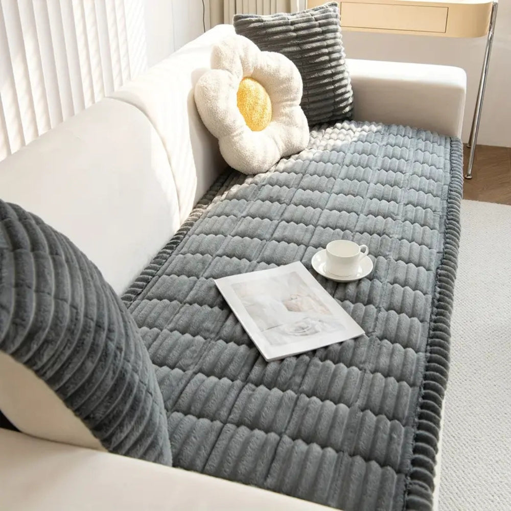 Veluxe Shield – Premium Plüsch-Sofabezug 0