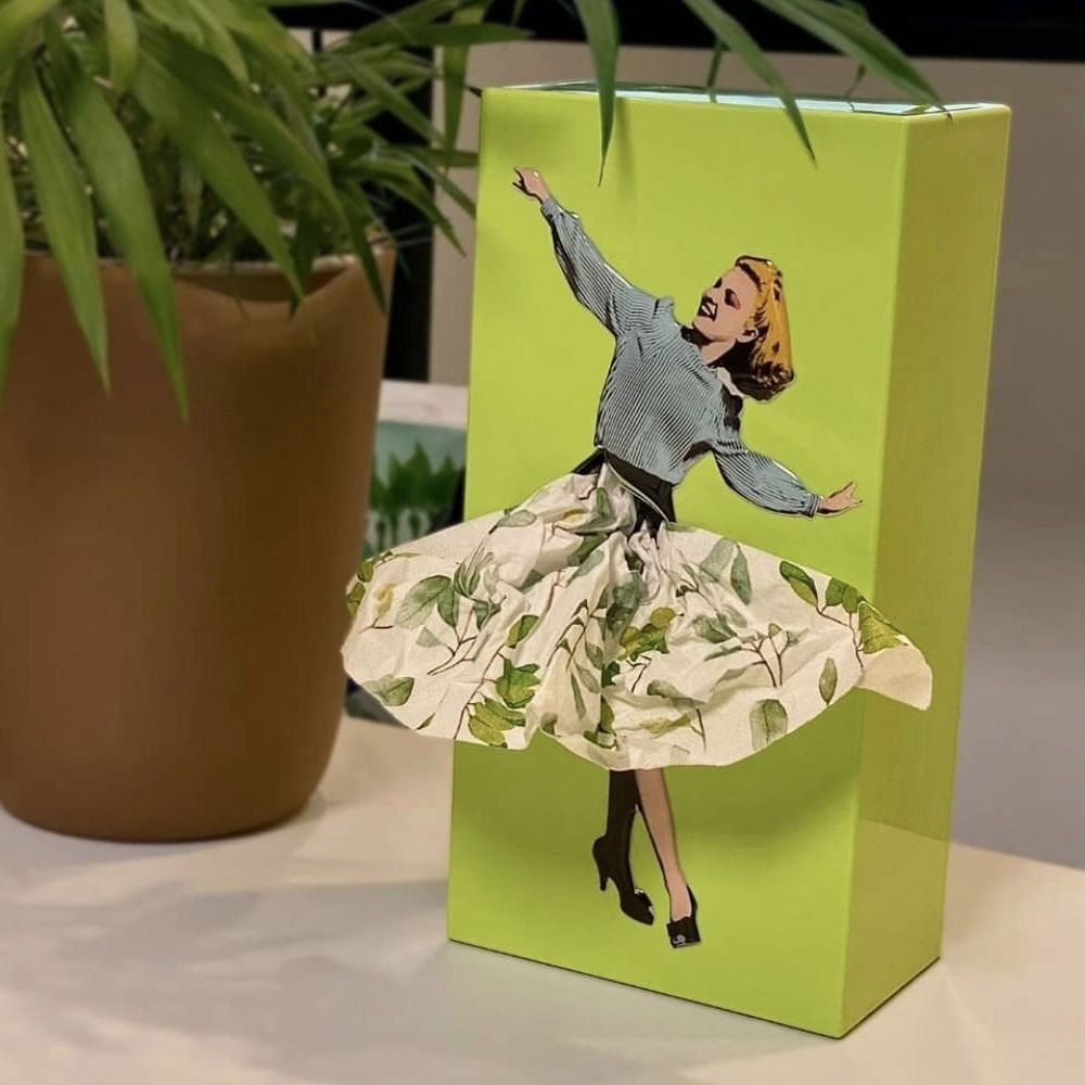JOYBOX – Caja de pañuelos juguetona con diseño de falda
