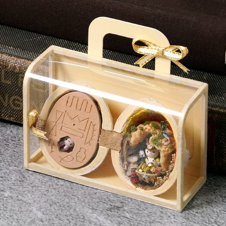 NUTSHELLIA – Casa de muñecas artesanal hecha con cáscaras de nuez y luz interior